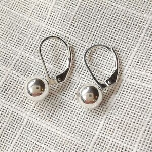 NWT Sterling Silver ball earrings on lever back 10mm